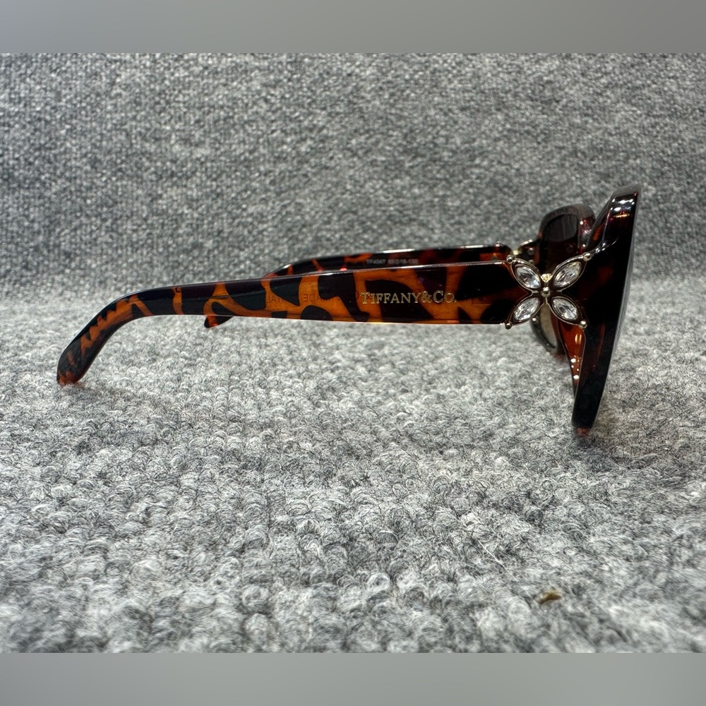Tiffany & Co. Tortoiseshell Sunglasses with Tiffany Blue Case RB0138 - Picture 3 of 7